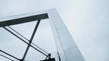 Modern Mimari Yüksek Teknoloji Ayna Sütunları Peyzaj Geometri Çizgileri. Konsept Tasarım