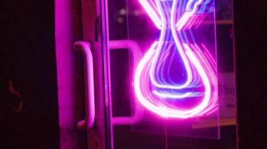 Neon Nargile Shisha hafif reklam vitrini girişi imzaladı 