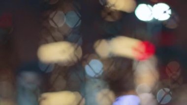 Gece şehir gökdelenleri Bokeh ızgarasını bulanıklaştırdı
