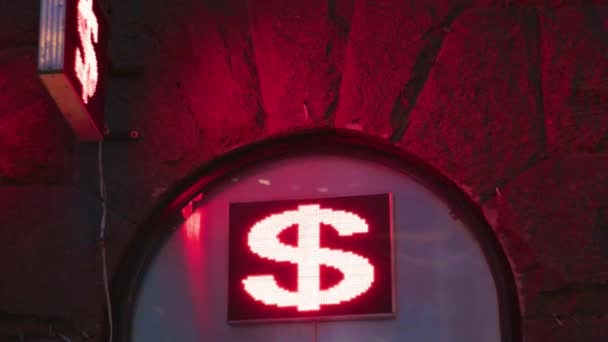 Geld Wisselen Dollar Euro Teken Neon Straat Reclame Geld — Stockvideo