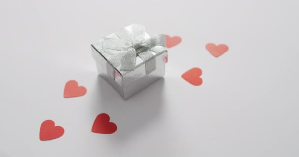 Papieren Hartjes Cadeau Roze Achtergrond Valentijnsdag Valentijnsdag Liefde Feest Concept — Stockvideo