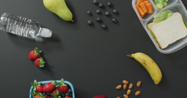 Video Van Gezonde Verpakte Lunch Van Groenten Fruit Vers Veganistisch — Stockvideo