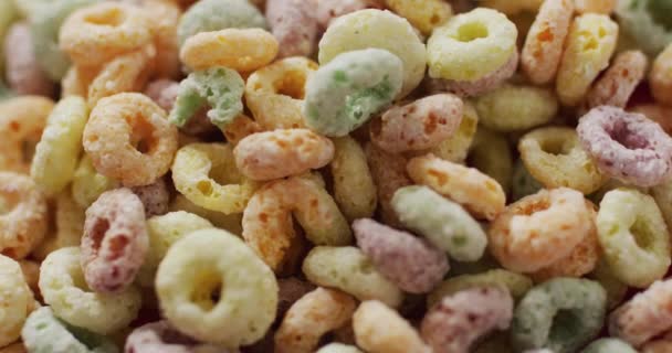 Beyaz Arka Planda Renkli Kahvaltılık Gevrek Videoları Kahvaltı Yemek Malzemeleri — Stok video