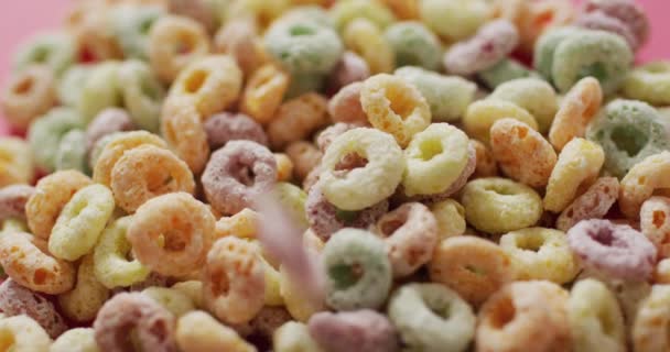 Video Colorata Colazione Cereali Rotondi Sfondo Bianco Colazione Cibo Ingredienti — Video Stock