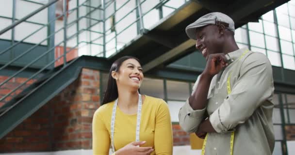 Feliz Diversos Diseñadores Moda Que Usan Las Medidas Cinta Discutir — Vídeos de Stock