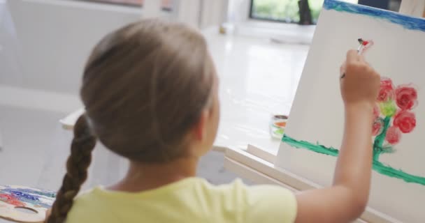 Vídeo Volta Pintura Menina Caucasiana Durante Aulas Arte Escola Ensino — Vídeo de Stock