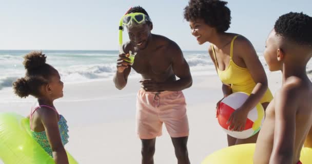 Smiling African American Family Inflatables Talking Sunny Beach Healthy Active — Wideo stockowe
