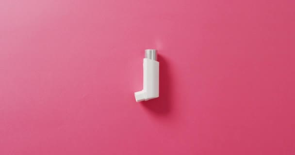 Video Close White Inhaler Pink Background Global Medicine Healthcare Concept — Vídeos de Stock