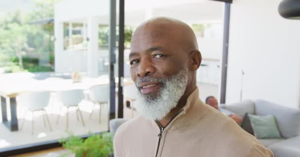 Πορτρέτο Ενός Ευτυχισμένου Αφροαμερικανού Άλλους Ηλικιωμένους Στο Γηροκομείο Υγιή Ενεργό — Αρχείο Βίντεο