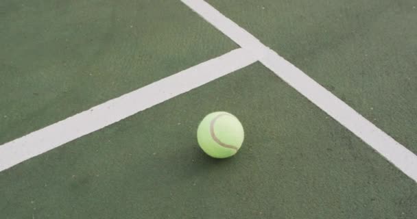 Video Tennis Ball Lying Tennis Court Active Lifestyle Sport Hobby — Stock Video