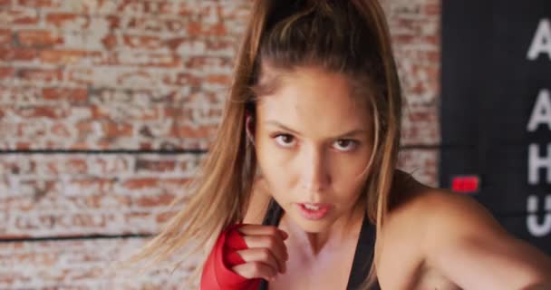 Vídeo Forma Mulher Caucasiana Boxe Ginásio Estilo Vida Ativo Forma — Vídeo de Stock