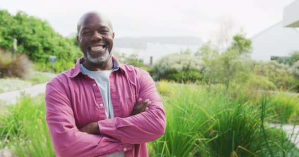 Video Happy Senior American African Men Garden Retirement Lifestyle Spending – Stock-video