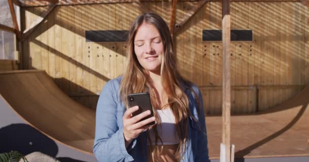 Video Happy Caucasian Female Skateboarder Taking Selfie Skate Park Skateboarding — Wideo stockowe