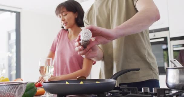 Video Happy Diverse Couple Preparing Meal Together Love Relationship Spending — Vídeo de stock