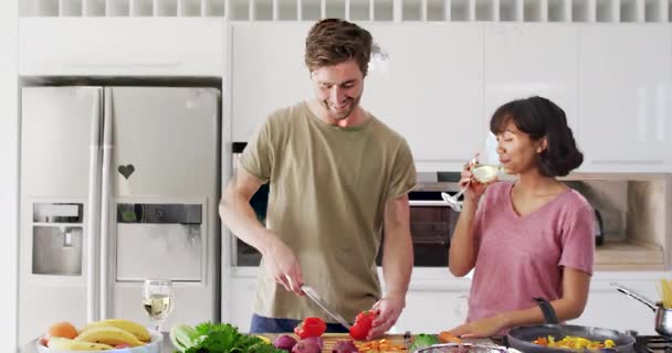 Video Happy Diverse Couple Preparing Meal Together Love Relationship Spending — 图库视频影像