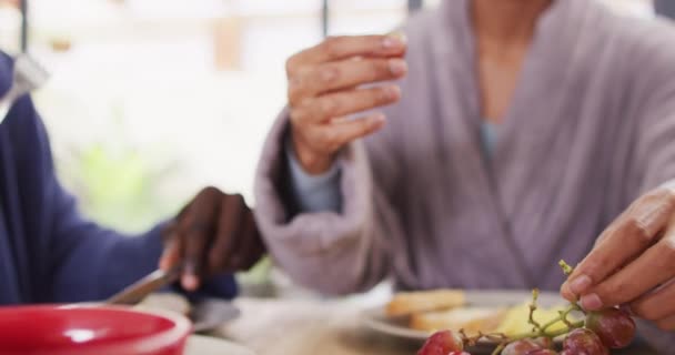 Video Happy African American Couple Eating Breakfast Together Love Relationship — Stockvideo