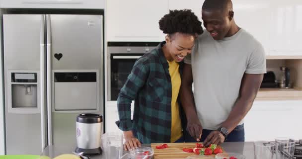 Video Happy African American Couple Preparing Meal Together Kitchen Love — Stock video