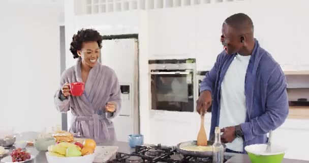 Video Happy African American Couple Preparing Breakfast Coffee Together Kitchen — Stockvideo