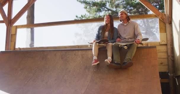 Video Happy Diverse Female Male Skateboarders Skate Park Skateboarding Sport — Stock video
