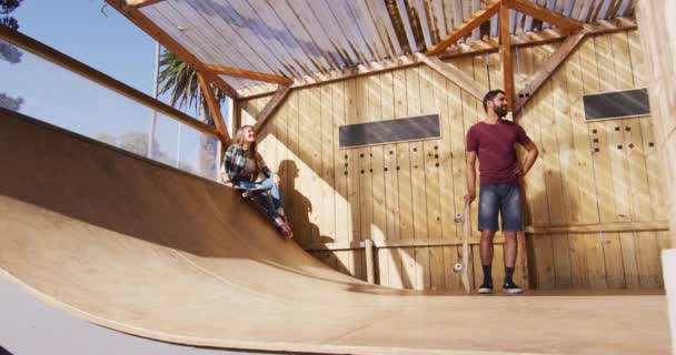 Video Happy Diverse Female Male Skateboarders Training Skate Park Skateboarding — Wideo stockowe