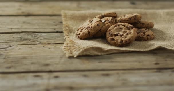 Βίντεο Από Μπισκότα Σοκολάτα Ξύλινο Φόντο Μπισκότα Κέικ Τρόφιμα Καραμέλες — Αρχείο Βίντεο