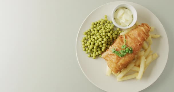 Video Fish Chips Peas Plate Dip Copy Space White Background — Videoclip de stoc