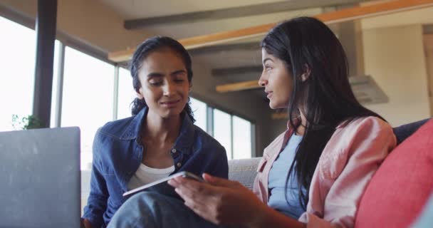 Video Happy Diverse Female Friends Using Tablet Sofa Friendship Spending — 图库视频影像