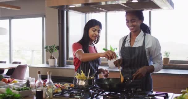 Video Happy Diverse Female Friends Preparing Meal Friendship Spending Quality — Vídeos de Stock