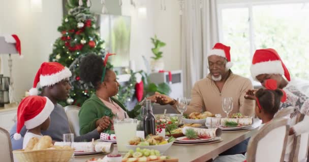 Famille Afro Américaine Priant Avant Dîner Noël Passer Temps Qualité — Video