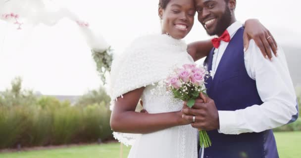 Porträt Eines Glücklichen Afrikanisch Amerikanischen Paares Das Sich Während Der — Stockvideo