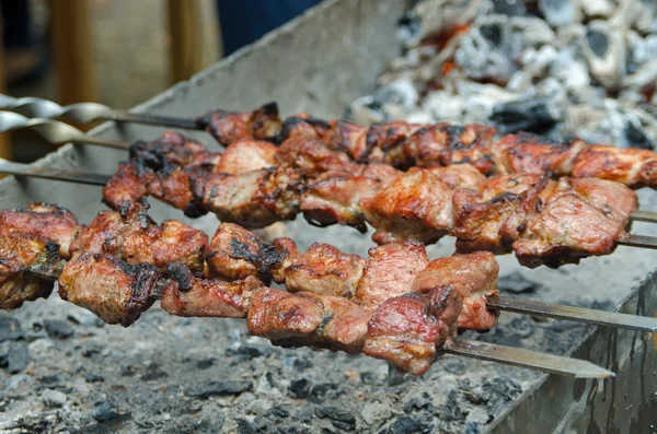 Tijeras en la parrilla —  Fotos de Stock