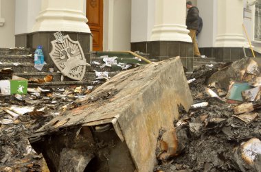 Ternopol, Ukrayna-Şub. 19. 2014 silahlı nöbet Emniyet Müdürlüğü.