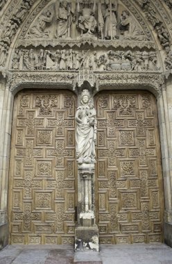 Katedral eski kapı