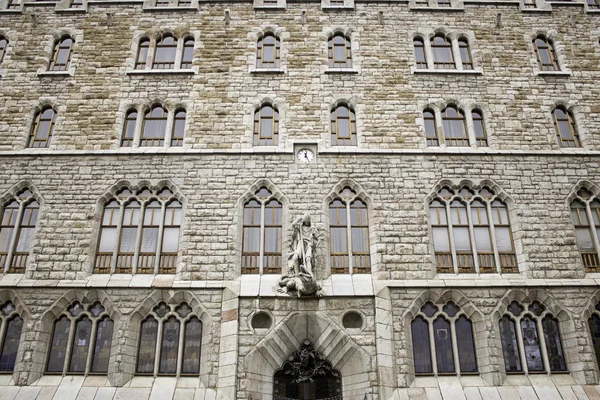 Historical building of leon — Stock Photo, Image