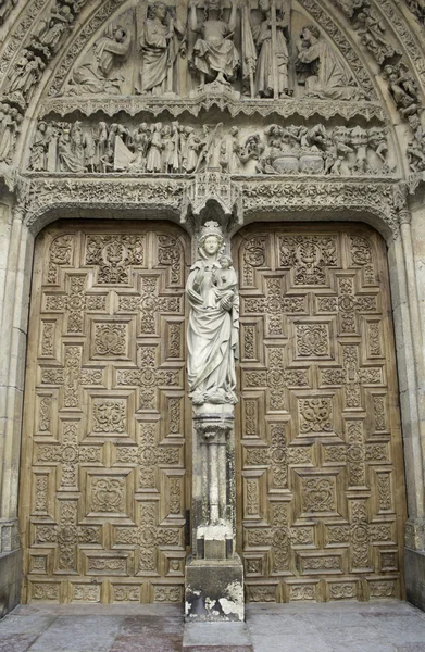 Porta velha da catedral — Fotografia de Stock