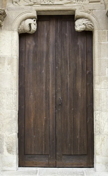 Puerta de madera con decoración —  Fotos de Stock