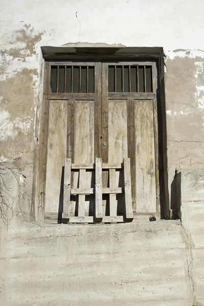 Ușă veche din lemn — Fotografie, imagine de stoc