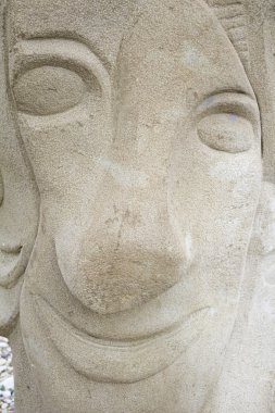 yüzünü heykel