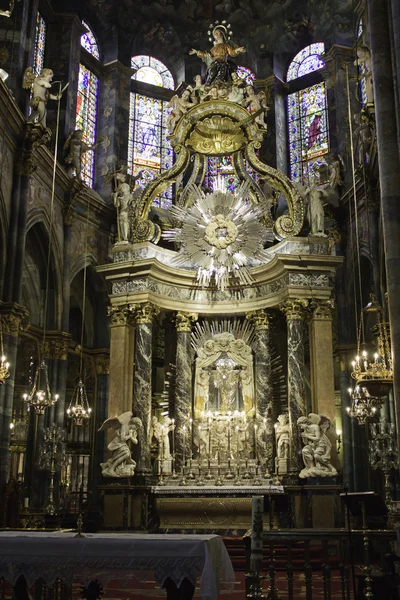 西班牙大教堂内部 — 图库照片