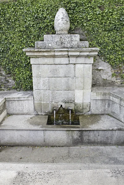 Vecchia fontana — Foto Stock