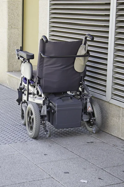 Rollstuhl angetrieben — Stockfoto