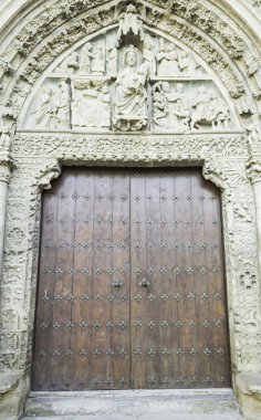 Romanesk kilise