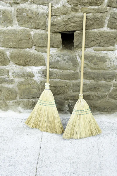 Straw broom — Stock Photo, Image
