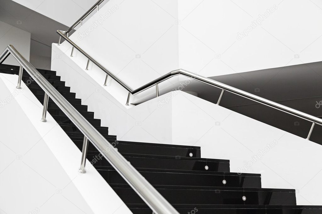 Серая Лестница В Интерьере Фото