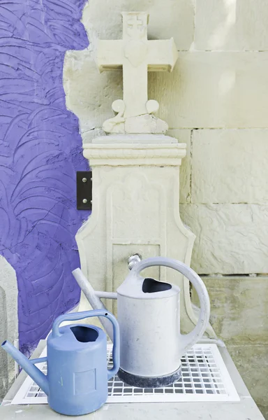 Tomb with showers — Stock Photo, Image