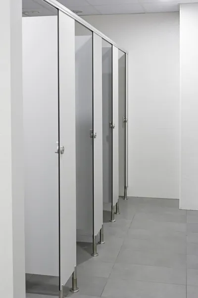 Portas dos banheiros públicos — Fotografia de Stock