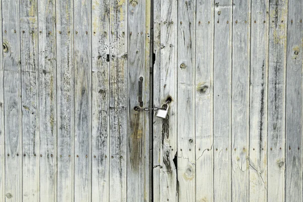 Vorhängeschloss auf Holz — Stockfoto