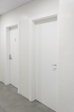 Servis kapıları