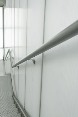 Merdiven metal kaplı