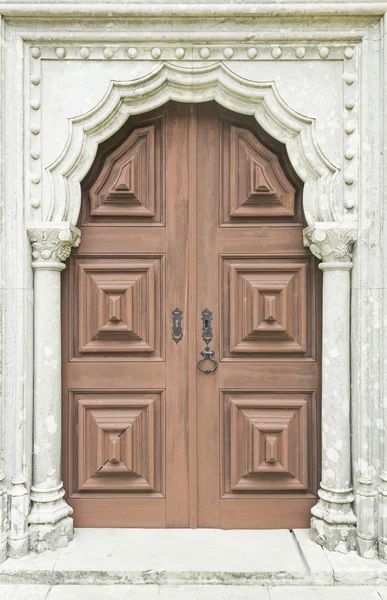 Porta de madeira românica — Fotografia de Stock